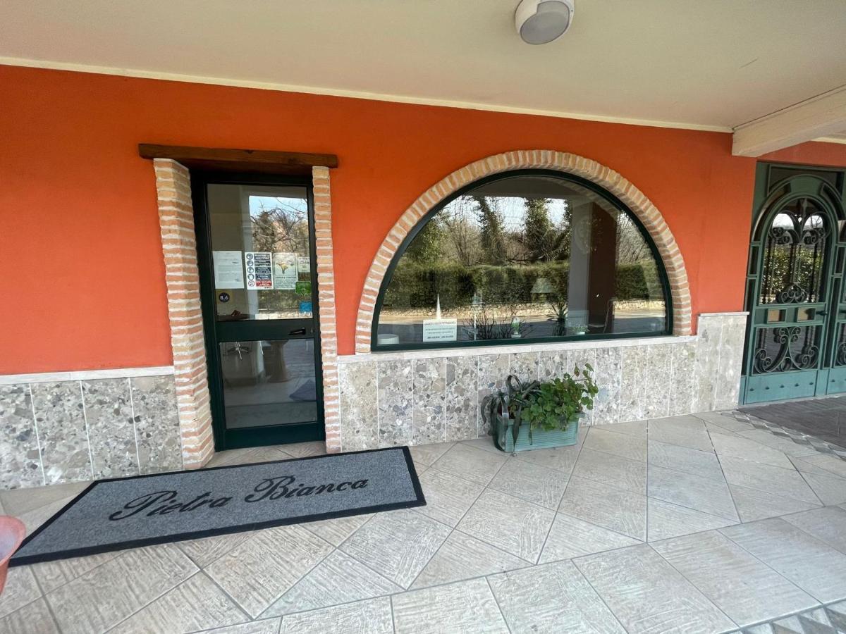 Pietrabianca Country House Manocalzati Bagian luar foto
